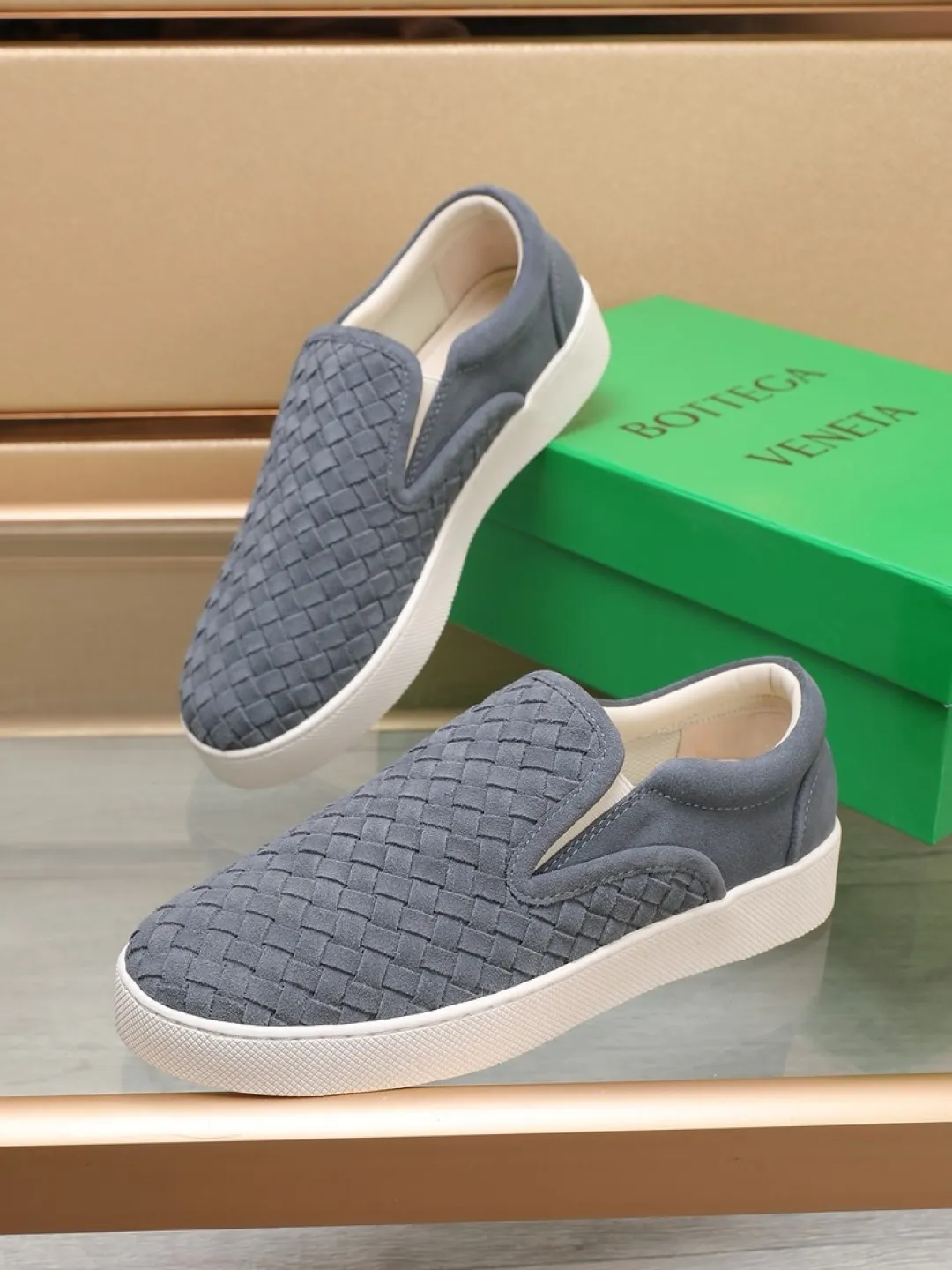 Men's men's shoes 💰Men's shoes 💰440💰🔥[BV] series of top purchasing agents 🔍Imported first-layer cowhide woven surface, cowhide foot pads lining environmentally friendly ♻️Does not fade, 💪Sole: Rubber combination original factory special original outsole ⚠Original and single goods 🔍🔍You can come in and out at will, welcome to compare ⚠Number of sizes: 38-44